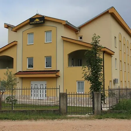 Domus Damar Bed & Breakfast