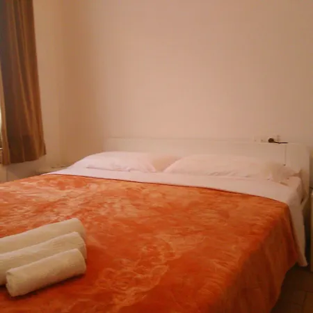 دوموس دمار فندق مبيت وإفطار 3*